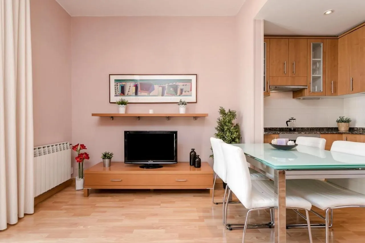 Fantastic 2 Bedroom 5 Minutes By Car From Plaza Catalunya Барселона 0*,