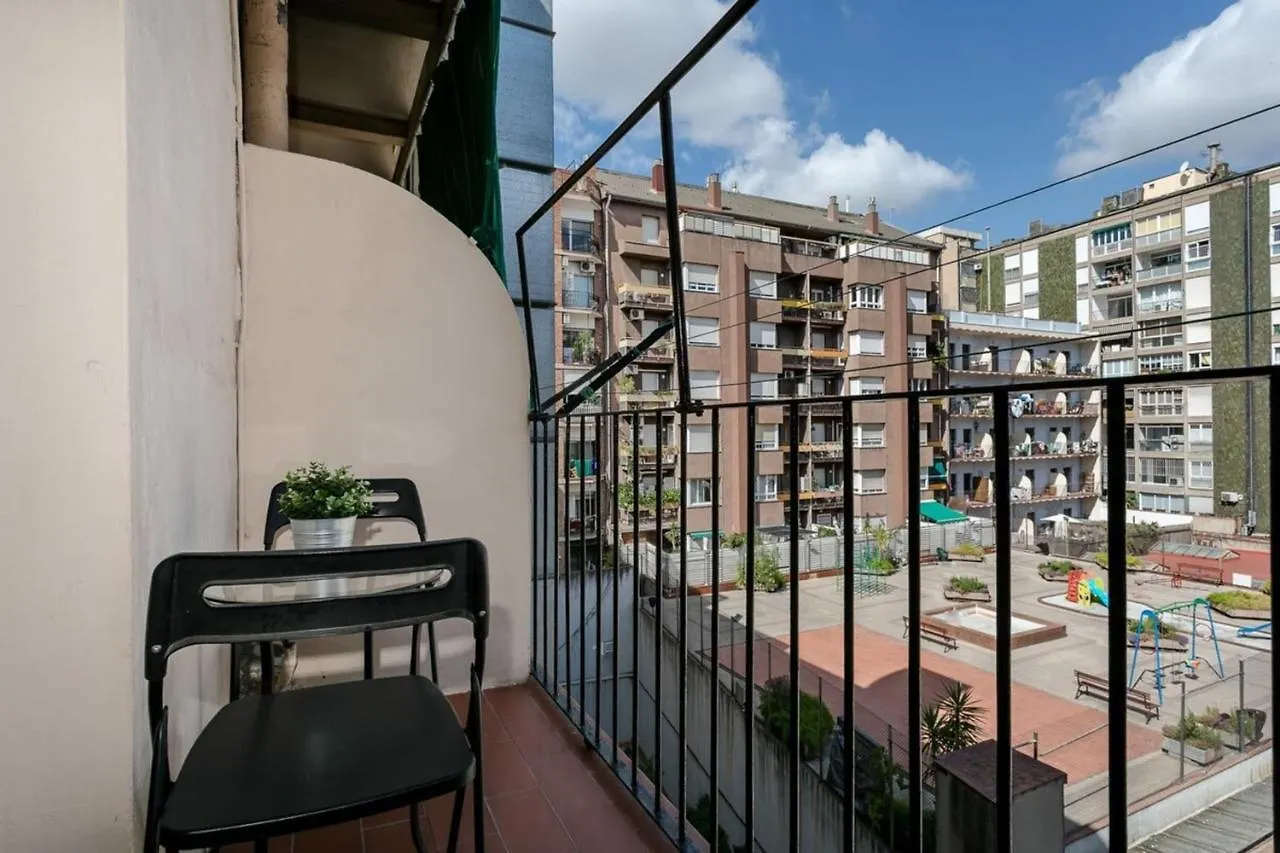 Апартаменты Fantastic 2 Bedroom 5 Minutes By Car From Plaza Catalunya Барселона
